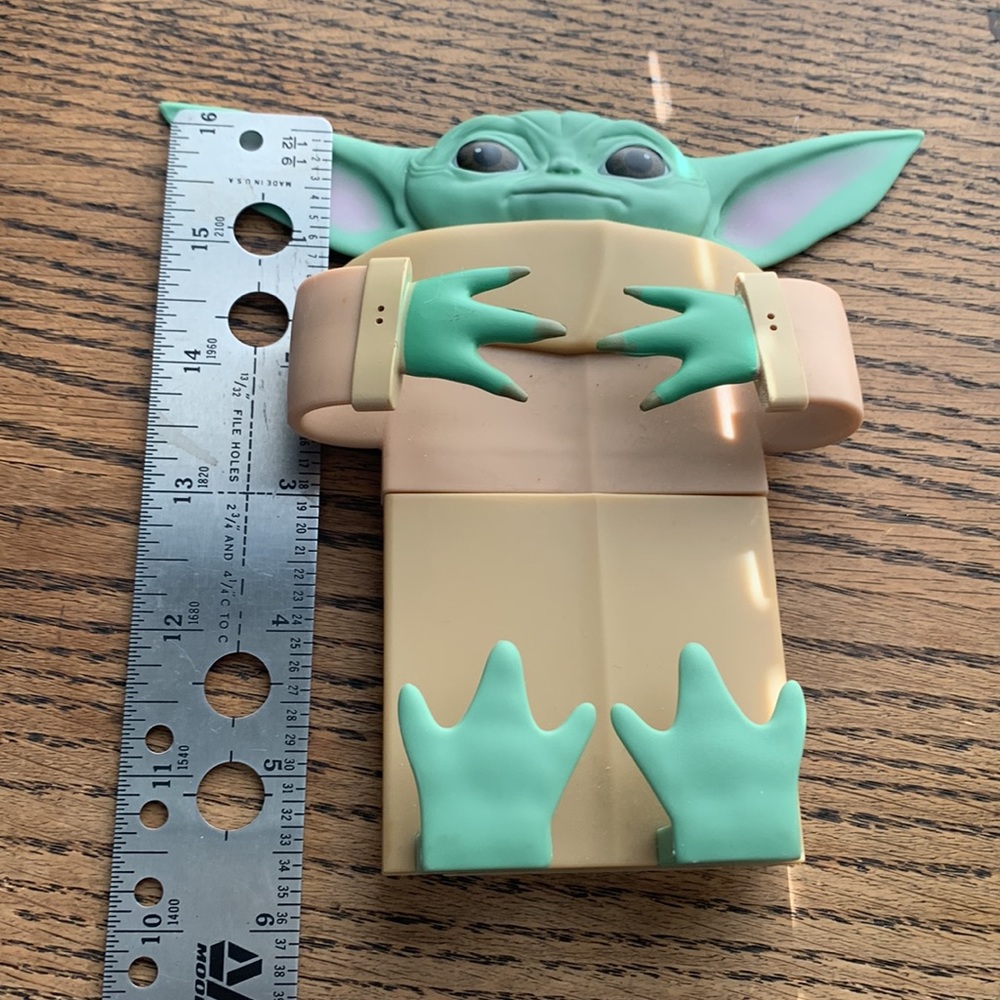 Baby Yoda Grogo Cell Phone Holder - Picture 3 of 4